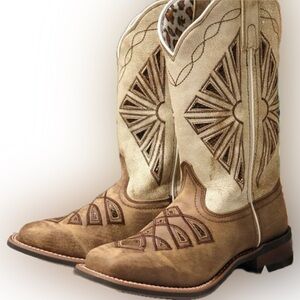 Laredo Tan and Cream Heeled Boots